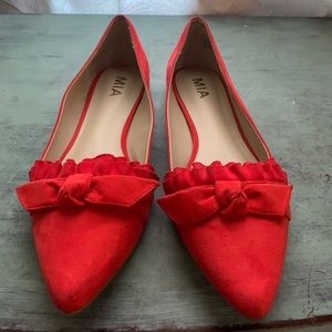 WOMEN’S RUFFLED RED FLATS SIZE 10